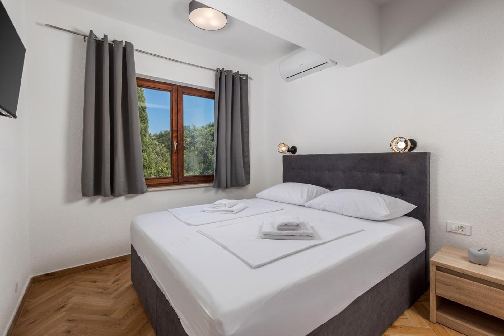 Apartments Jadranka Omisalj Bagian luar foto