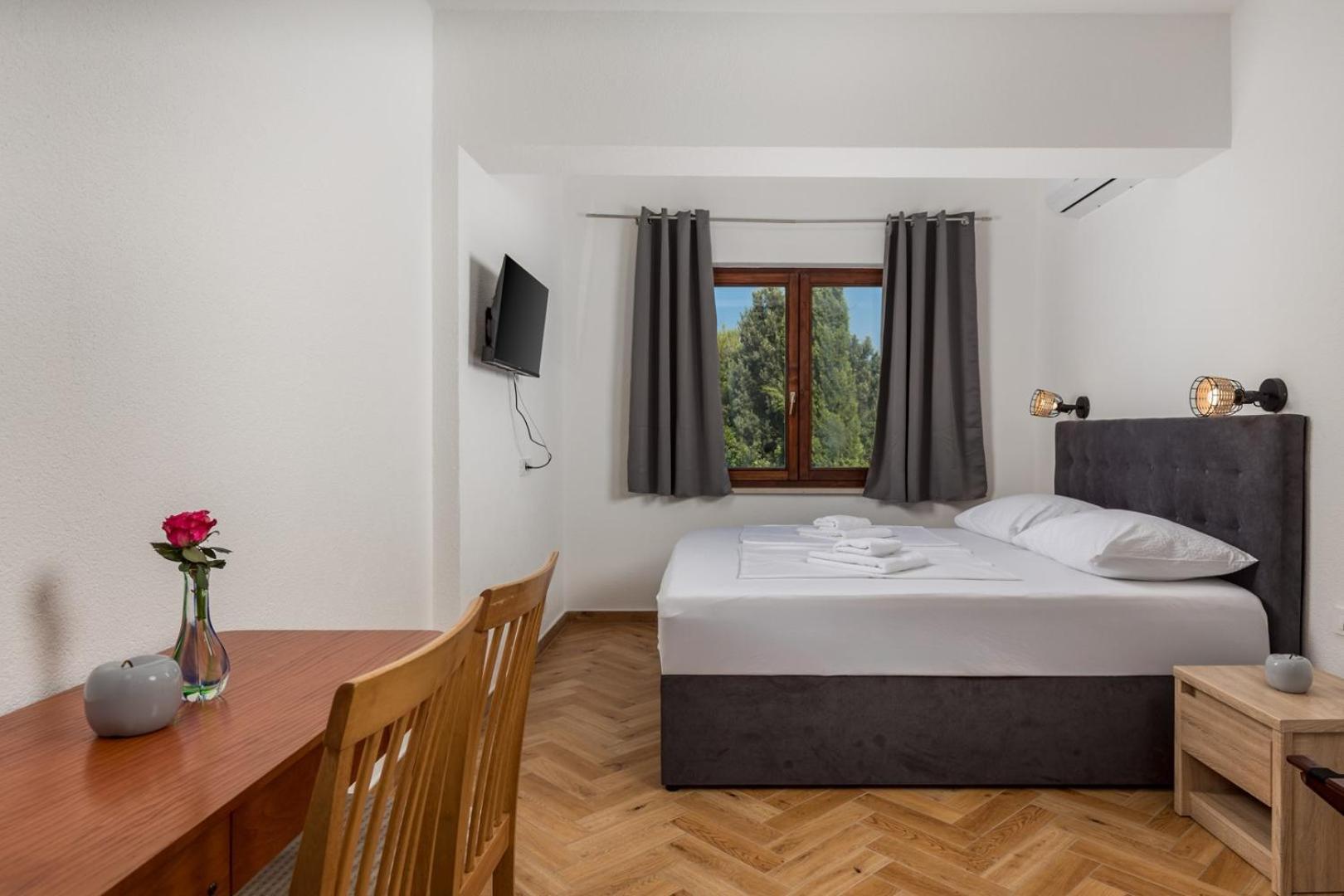 Apartments Jadranka Omisalj Bagian luar foto